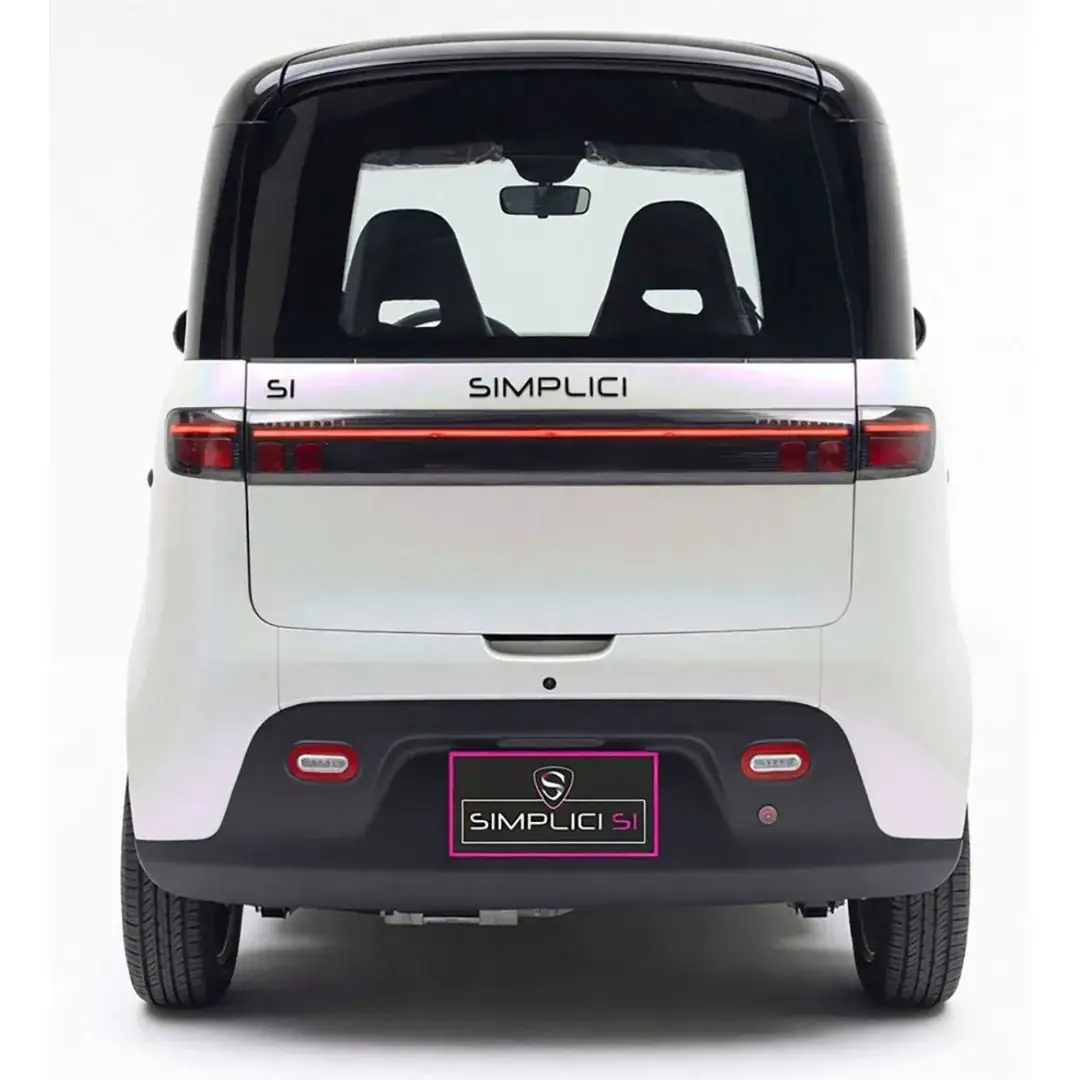 Location Simplici S1 – voiture sans permis électrique en Île-de-France – vue arrière, blanche
