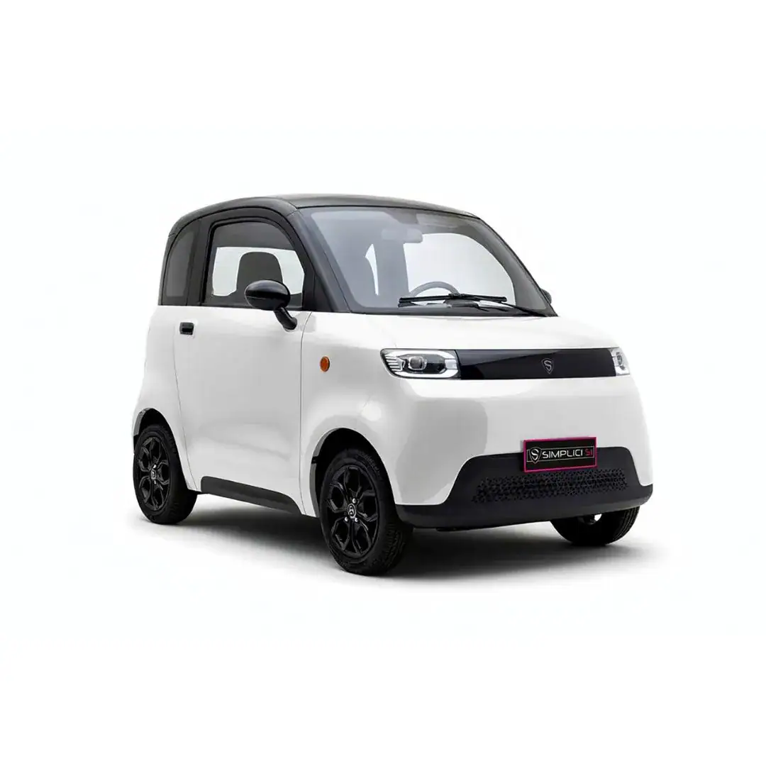 Location Simplici S1 – voiture sans permis électrique en Île-de-France – vue de face, blanche