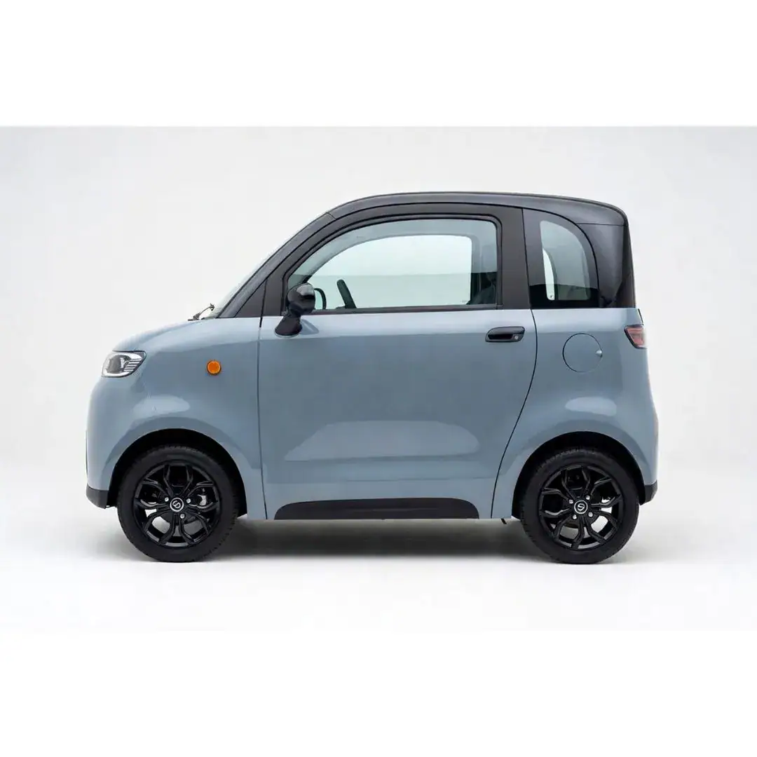 Location Simplici S1 – voiture sans permis électrique en Île-de-France – vue de trois quarts avant bleu gris, autre angle
